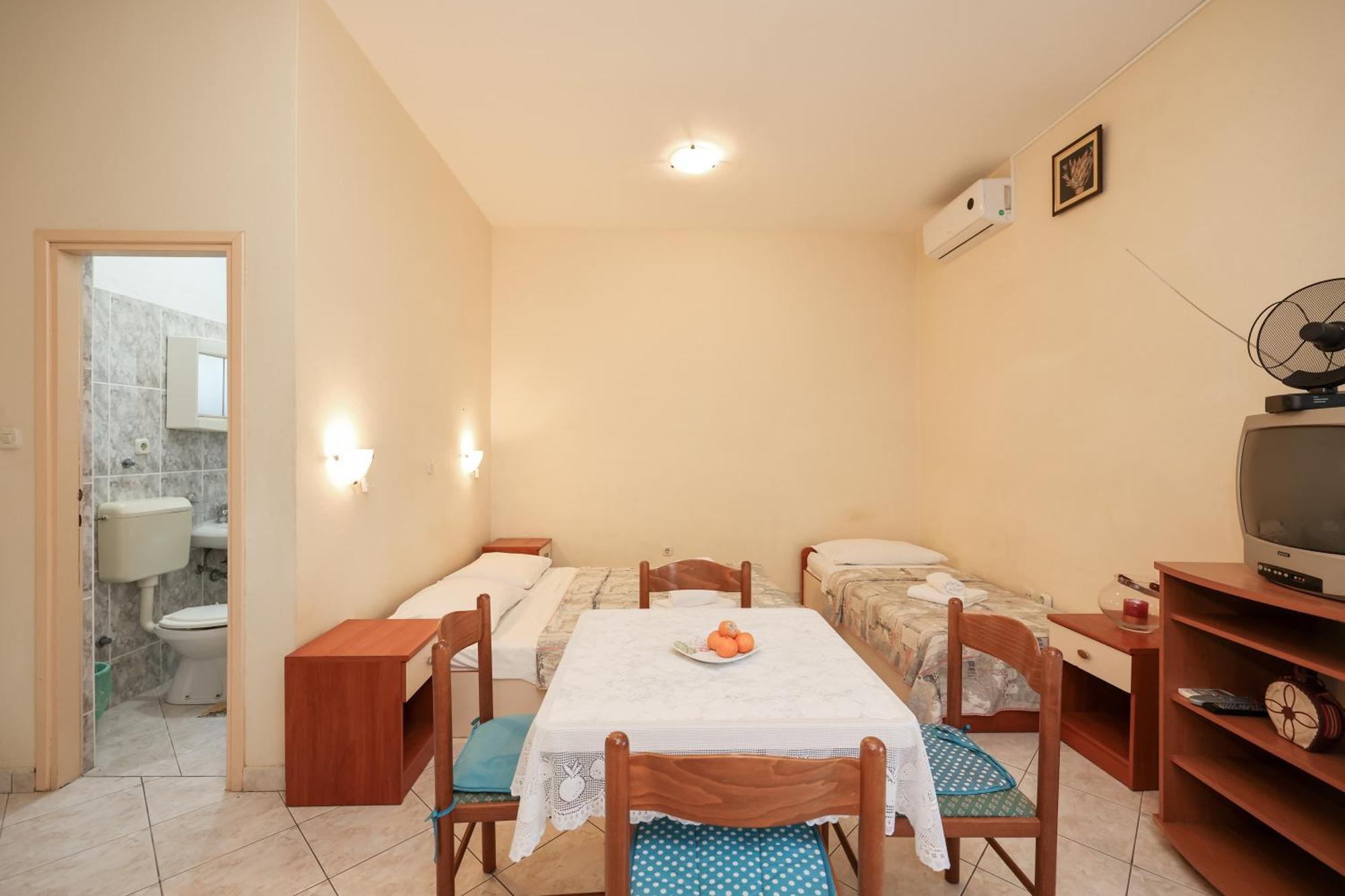 Beachfront Apartments Jermen Sukošan Buitenkant foto