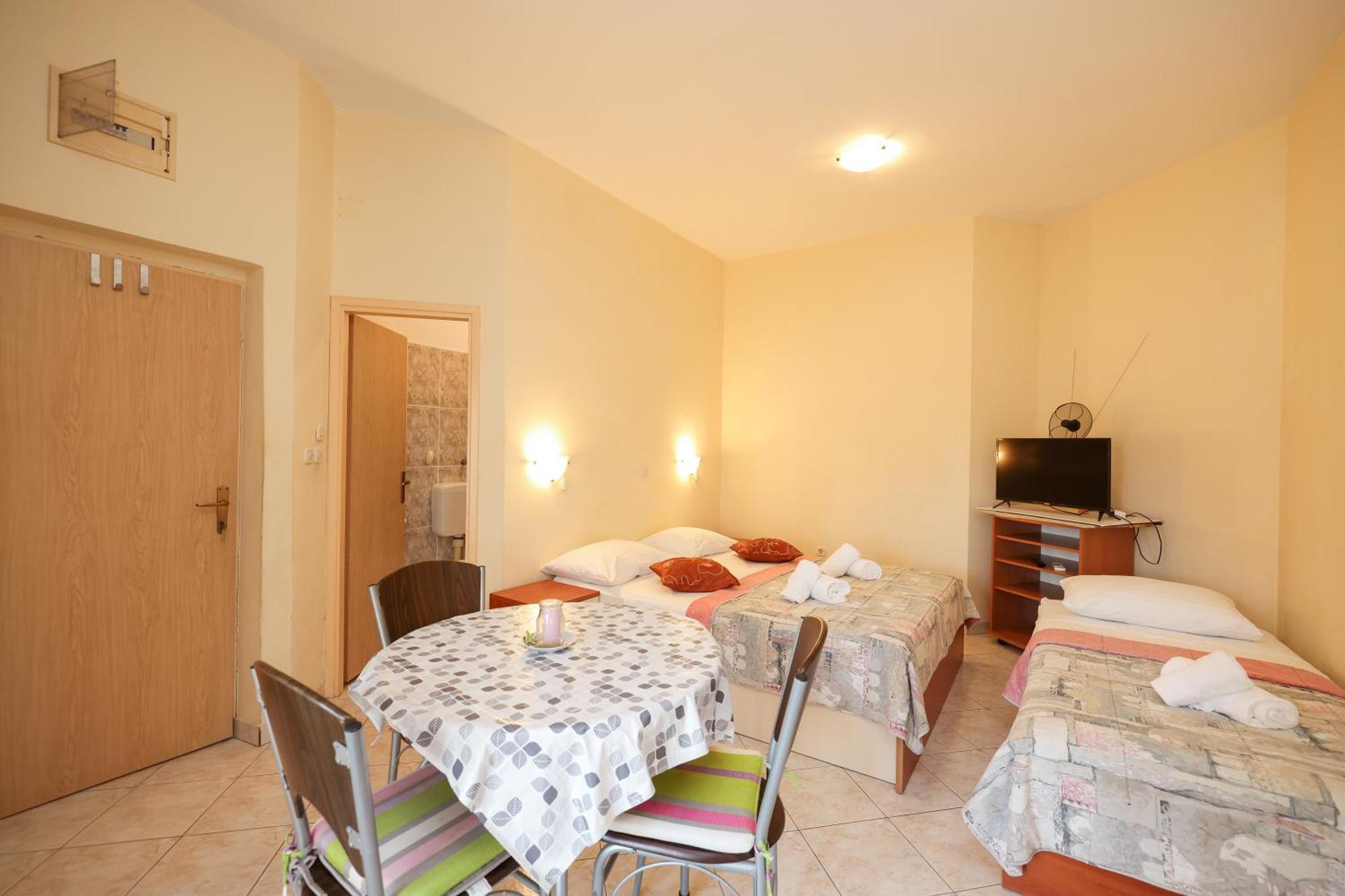 Beachfront Apartments Jermen Sukošan Buitenkant foto