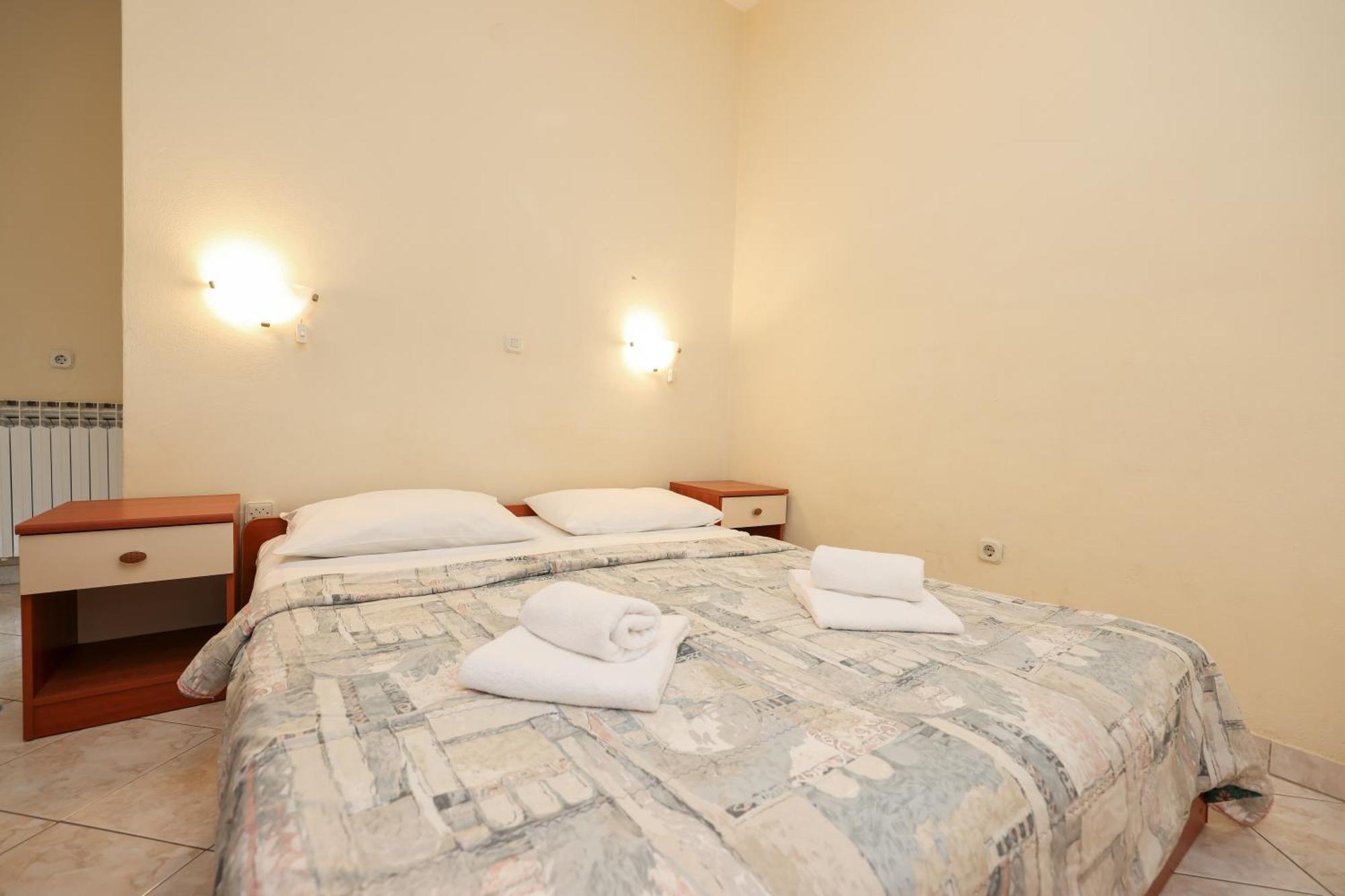 Beachfront Apartments Jermen Sukošan Buitenkant foto
