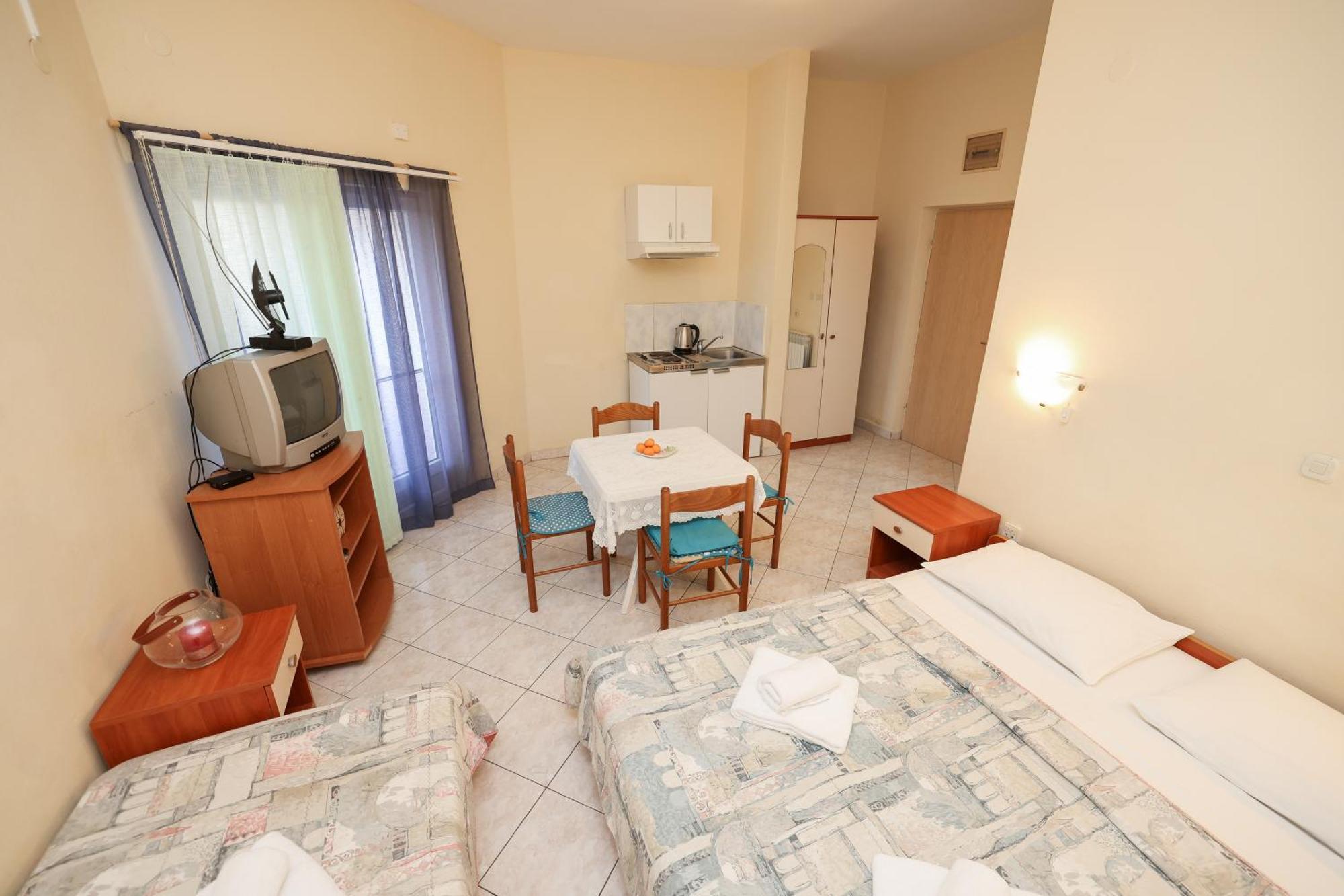 Beachfront Apartments Jermen Sukošan Buitenkant foto
