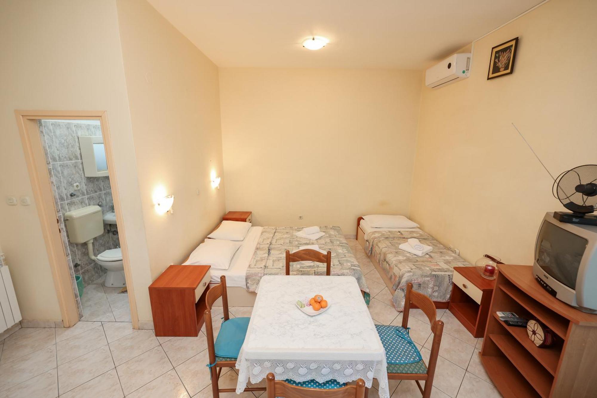 Beachfront Apartments Jermen Sukošan Buitenkant foto